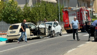 Frontale fra due auto sulla Salaria, un morto e tre feriti in codice rosso